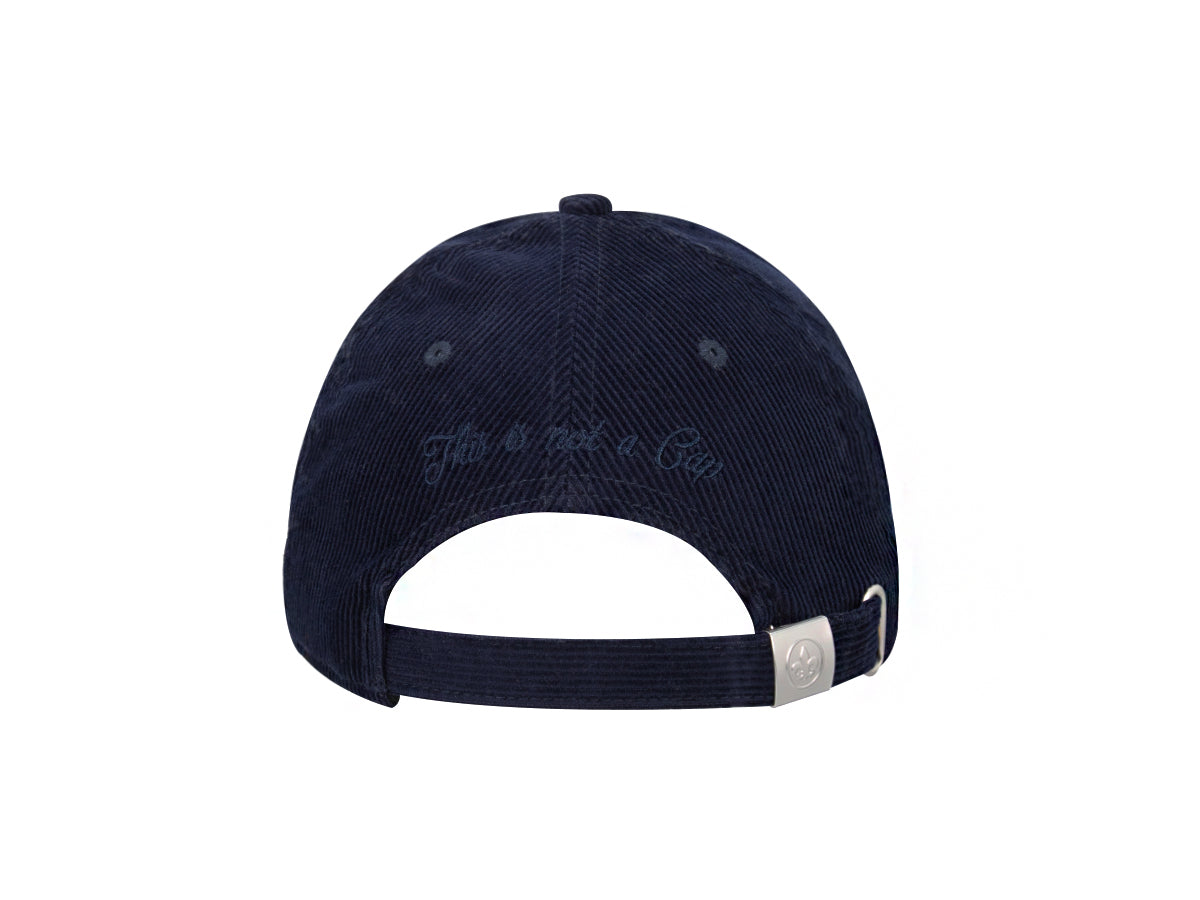 Arrière de la casquette « Héritage » Velours Côtelé Ton sur Ton Bleu Marine avec fermeture réglable