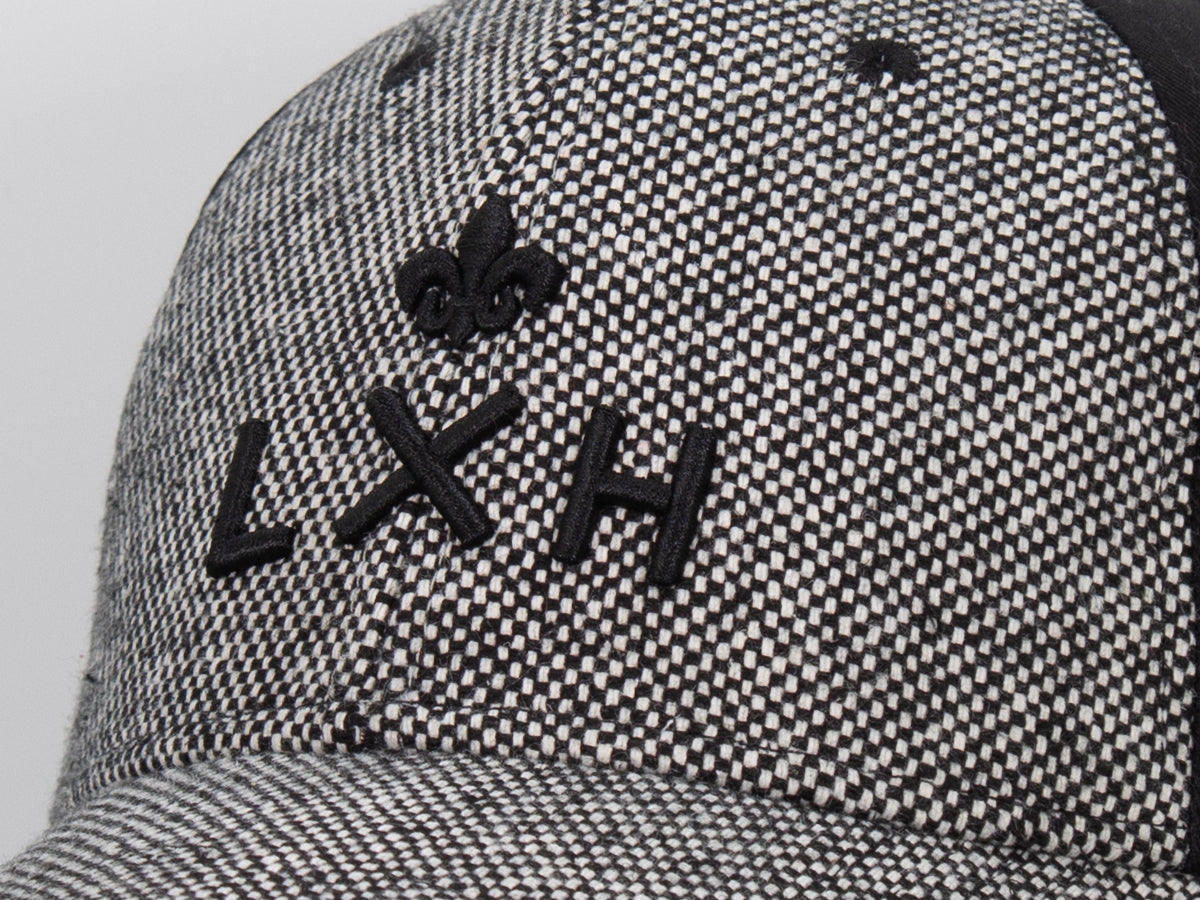 Casquette « Héritage » Ton sur Ton Bi-Matière Gros Caviar Noir avec logo LXH brodé