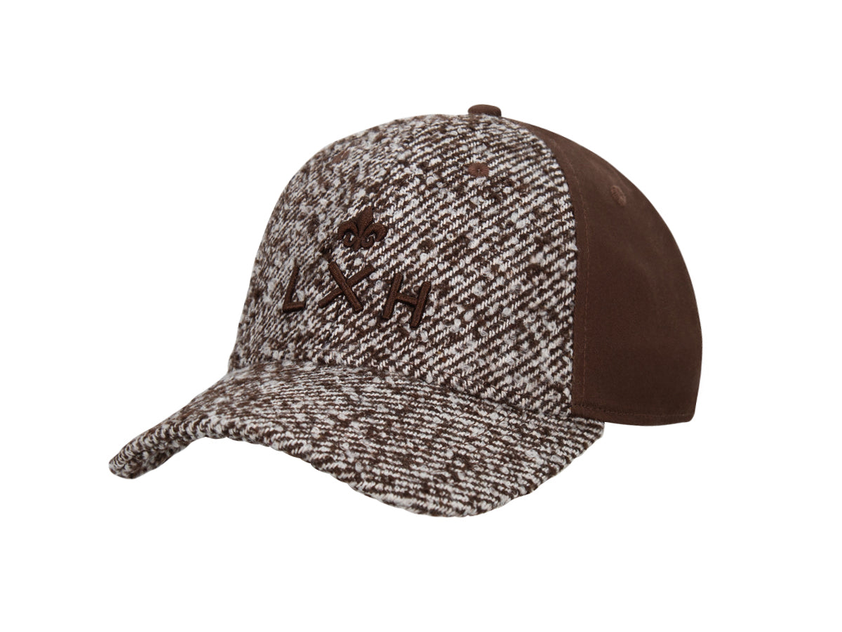 Casquette « Héritage » Ton sur Ton Bi-Matière Sergé Moucheté Marron de la marque LXH avec motif texturé