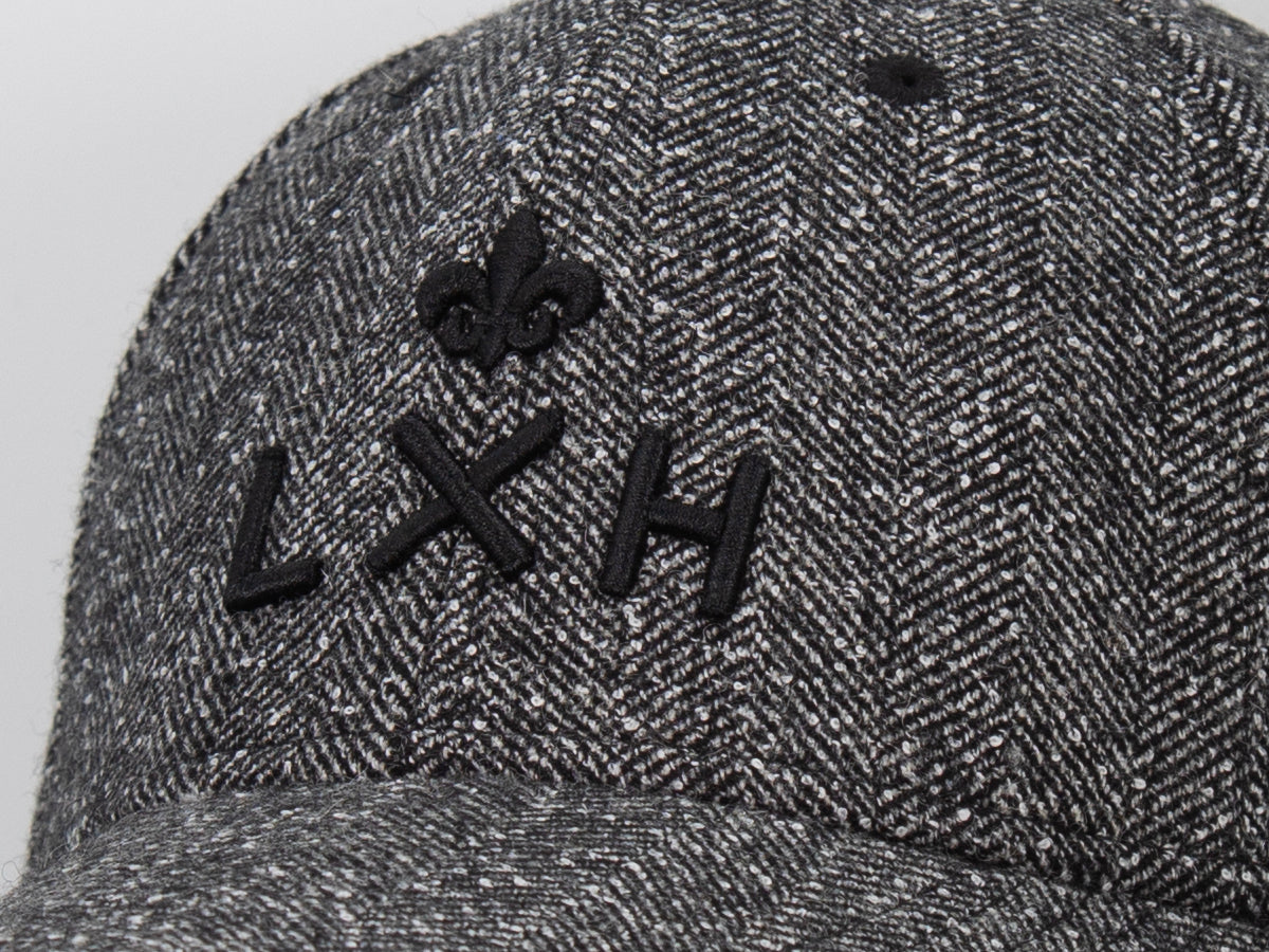 Casquette « Héritage » Ton sur Ton Chevron Abstrait Noir avec logo LXH en relief