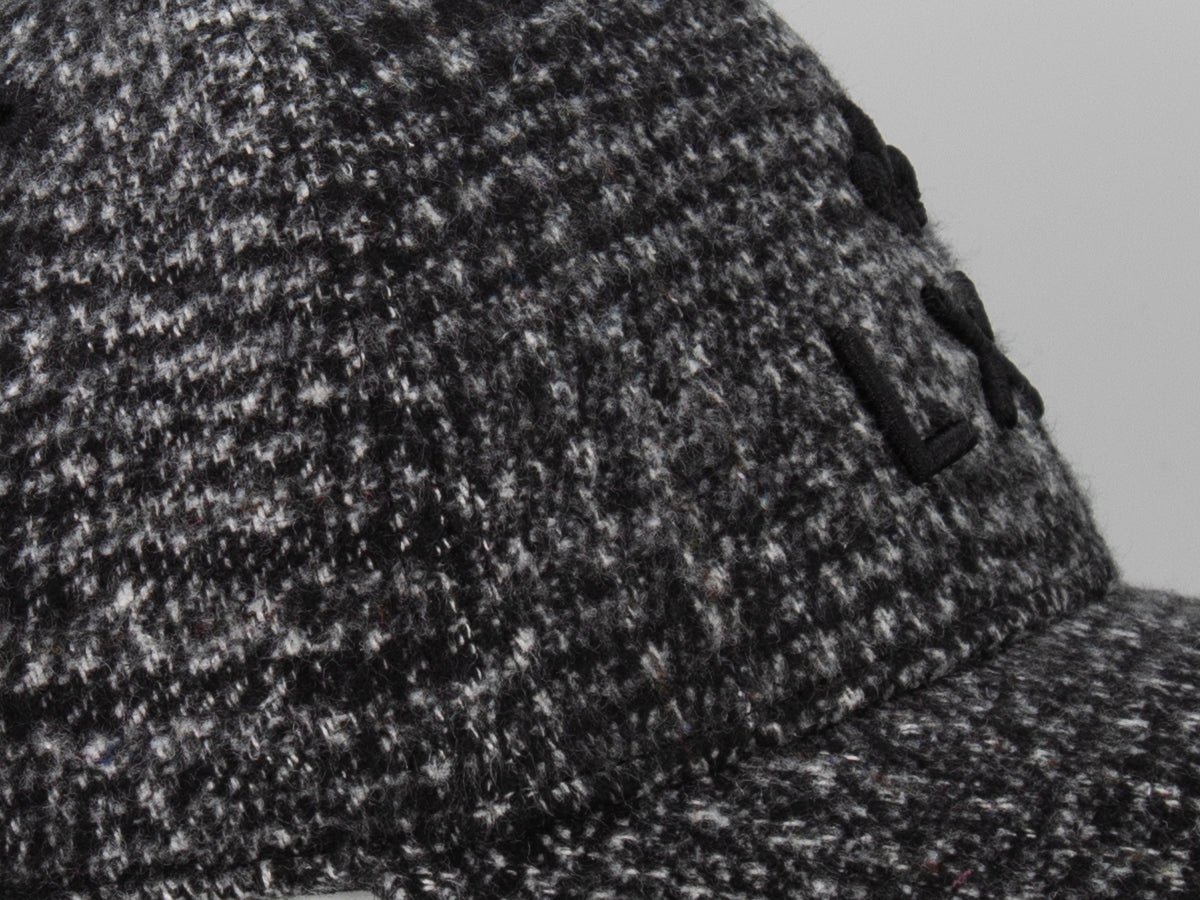 Casquette « Héritage » Ton sur Ton Pied-de-Poule Abstrait Noir de la marque LXH, en tissu texturé