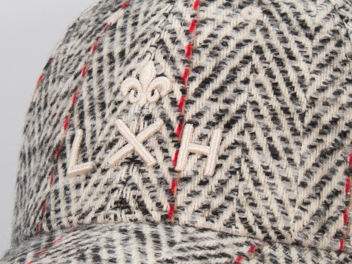 Casquette héritage ton sur ton de la marque LXH avec motif en chevrons et broderie délicate