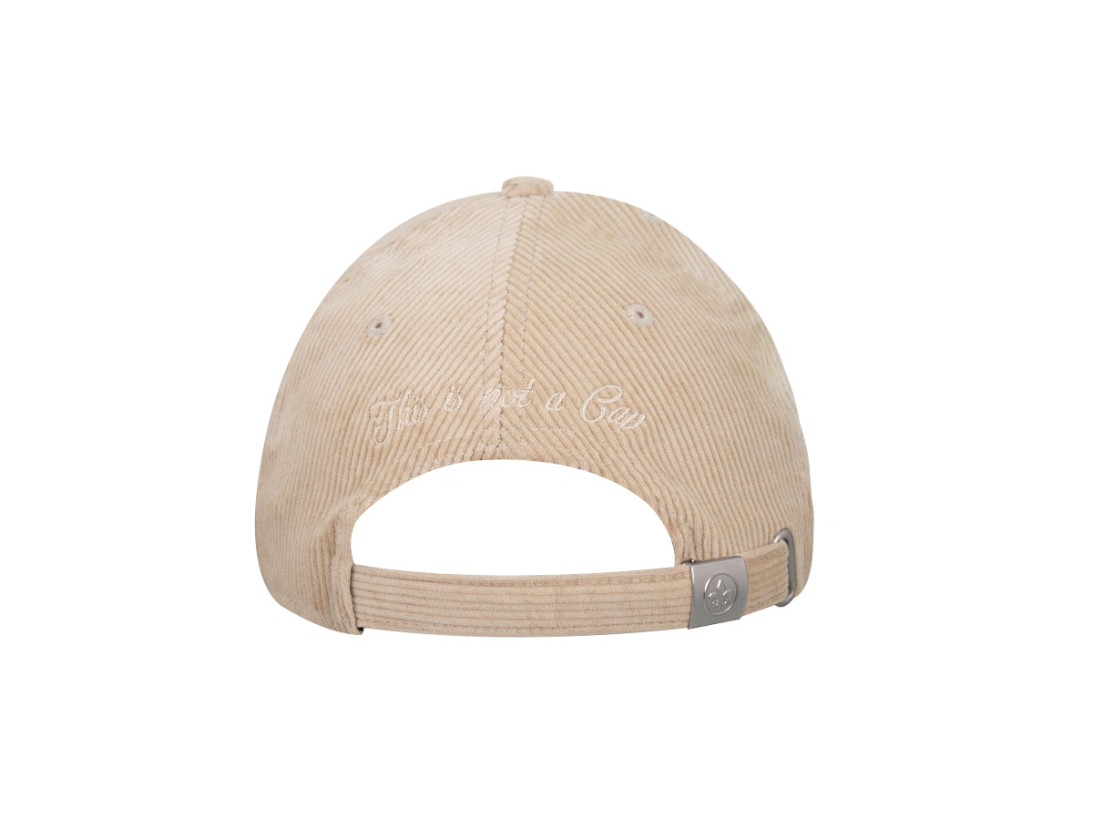 Casquette « Héritage » Velours Côtelé Ton sur Ton Beige, vue arrière avec sangle ajustable et broderie discrète