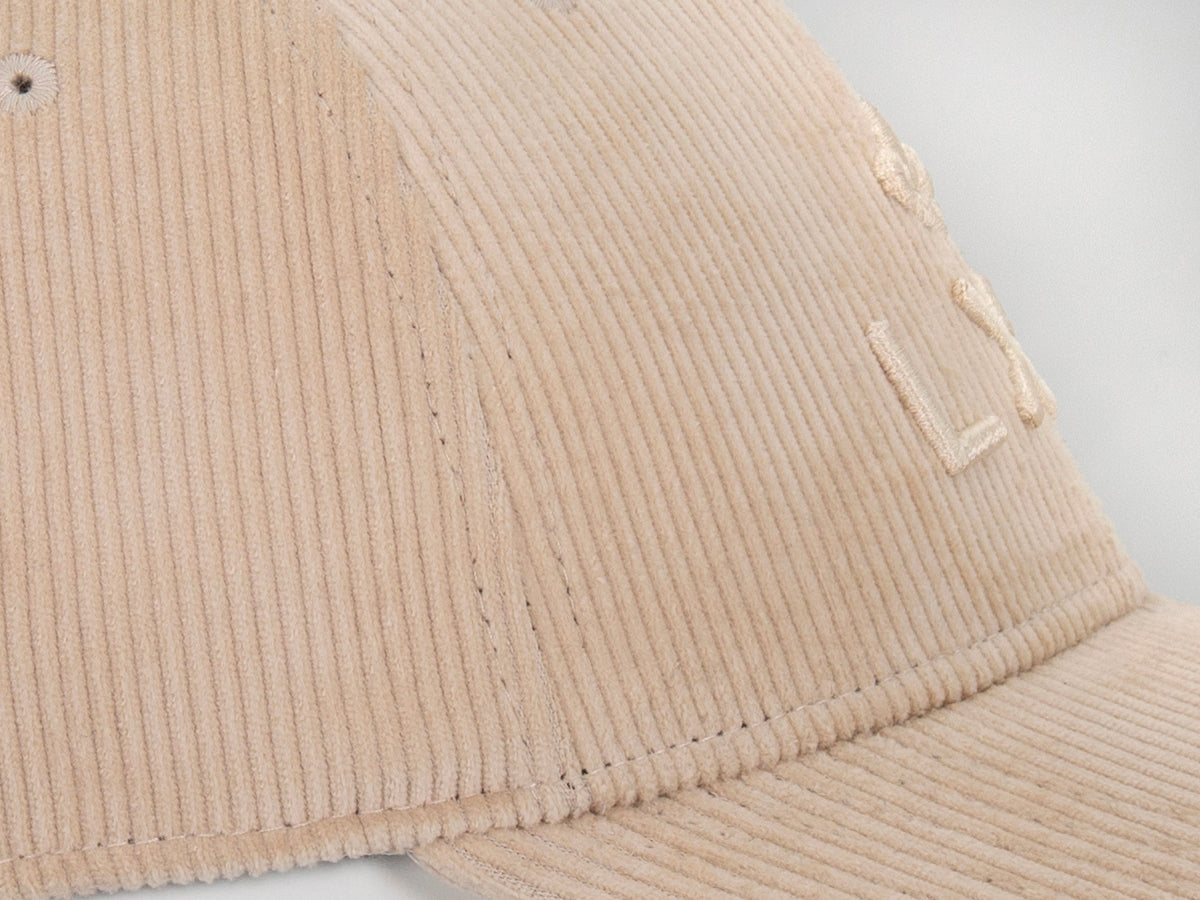Casquette « Héritage » Velours Côtelé Ton sur Ton Beige de LXH avec motif discret