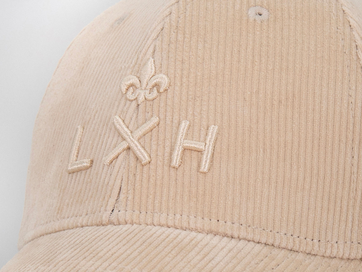 Casquette « Héritage » Velours Côtelé Ton sur Ton Beige de la marque LXH avec logo brodé