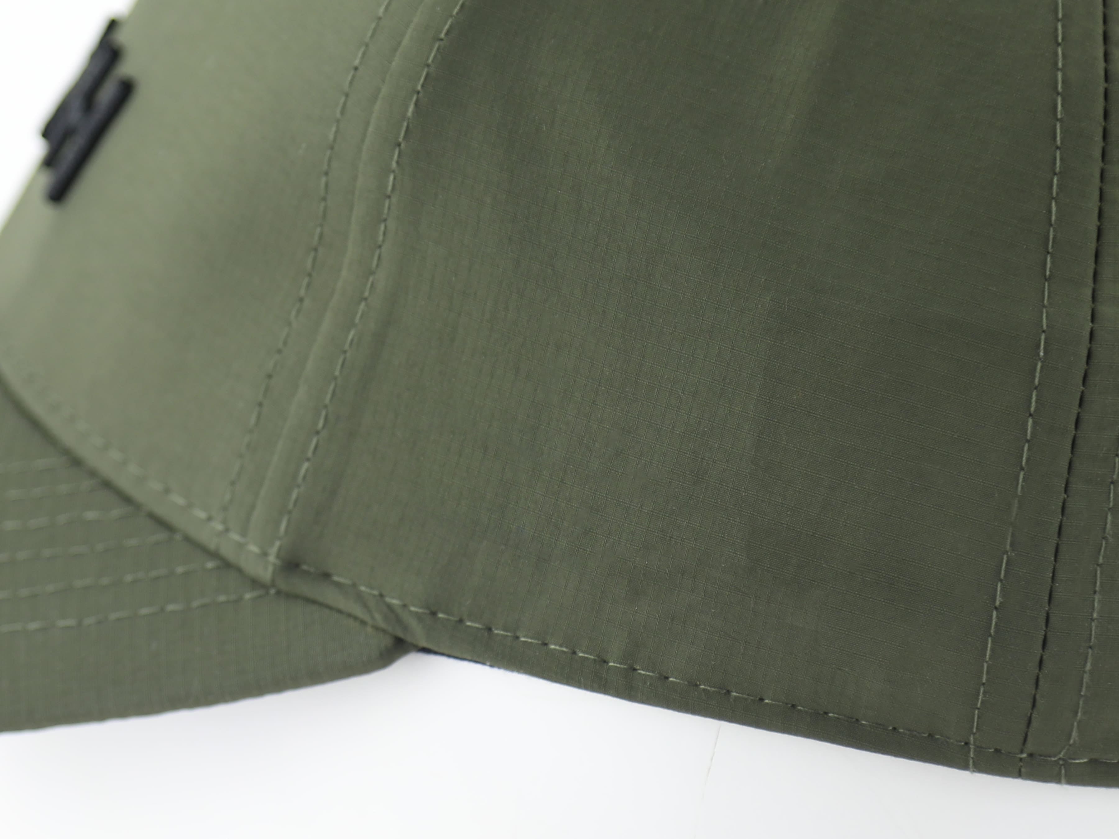 Casquette kaki homme premium LXH avec une finition élégante et un design modern