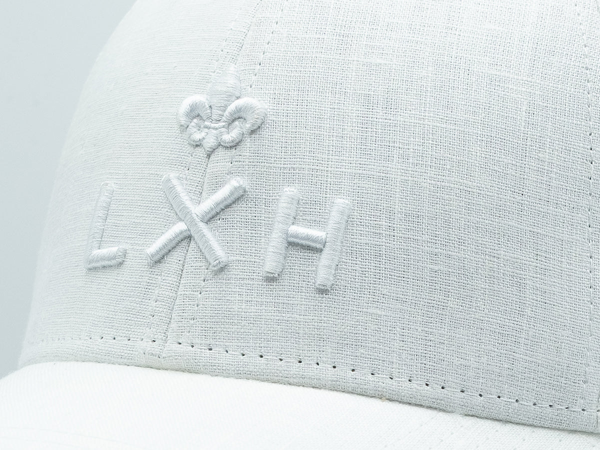 Casquette lin blanc ton sur ton avec logo LXH brodé en relief