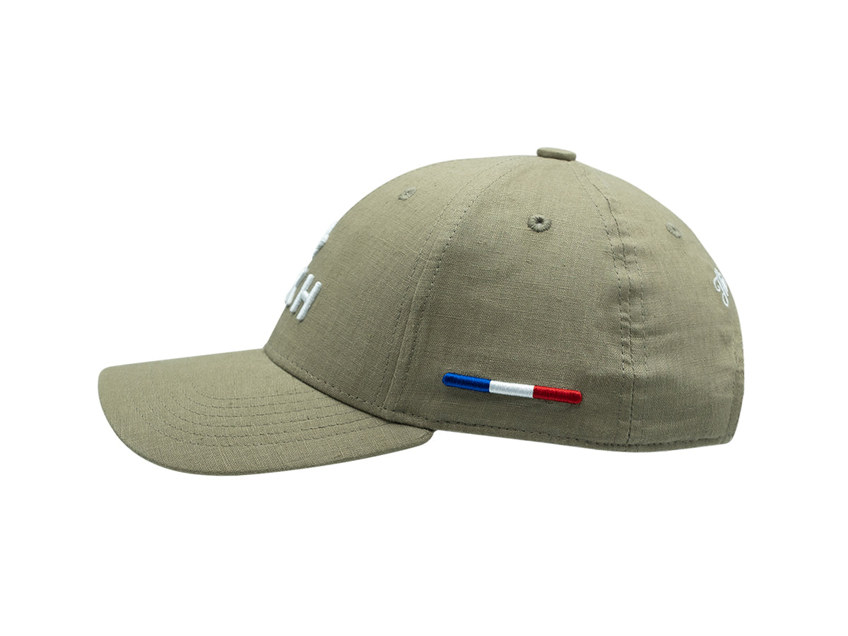 Casquette lin vert olive LXH avec un design élégant et détail tricolore sur le côté
