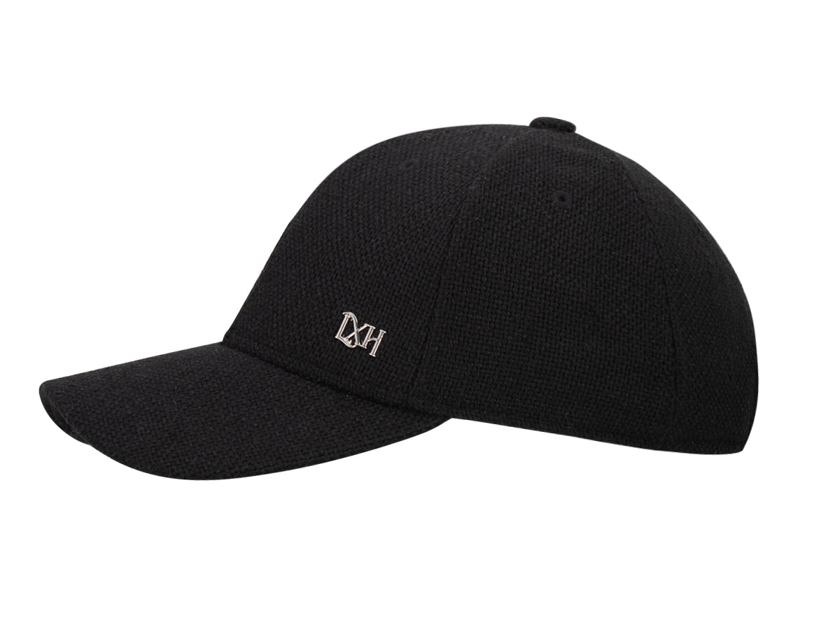 Casquette noire homme luxe de LXH avec une texture élégante et un logo en relief