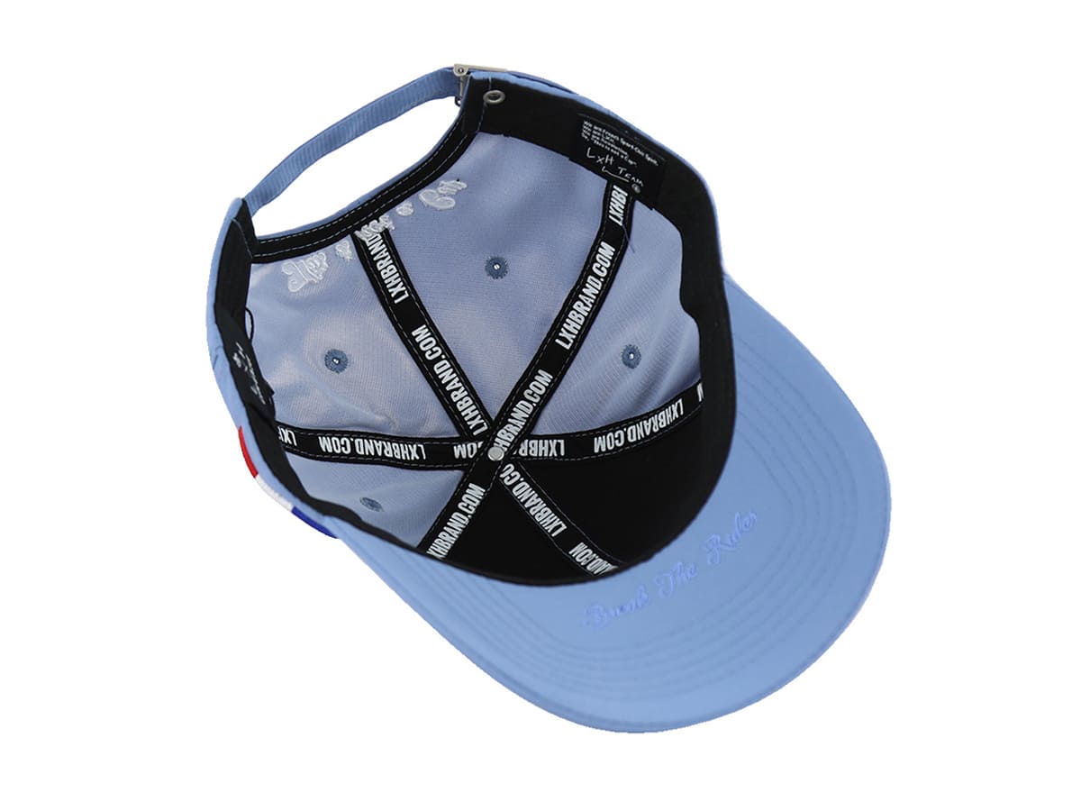 Casquette Nylon Bleu de LXH avec design aéré et logo sur la visière