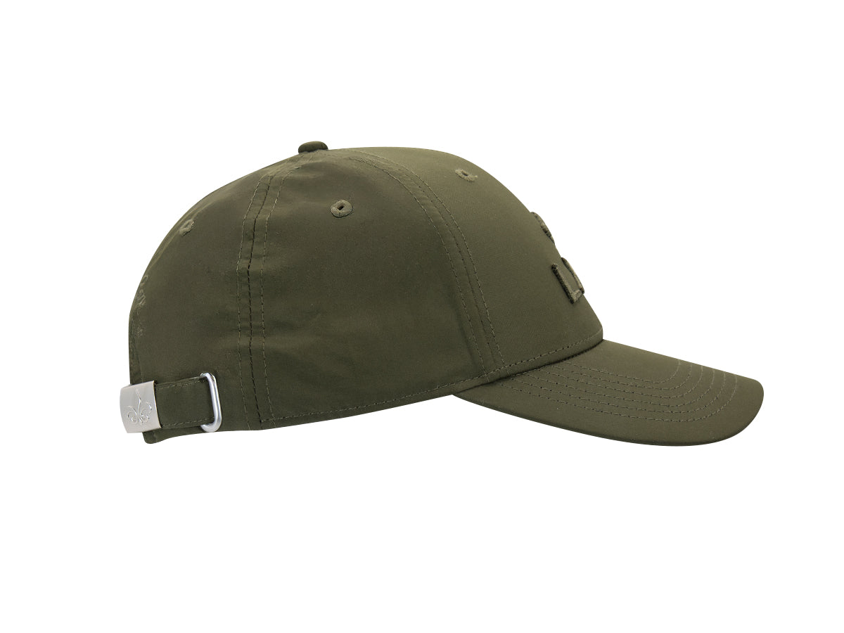 Profil droit casquette nylon kaki LXH, boucle métal argenté gravée fleur de lys, visière incurvée surpiquée.