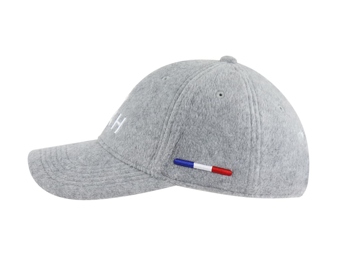 Casquette polaire grise LXH avec détail tricolore et design confortable
