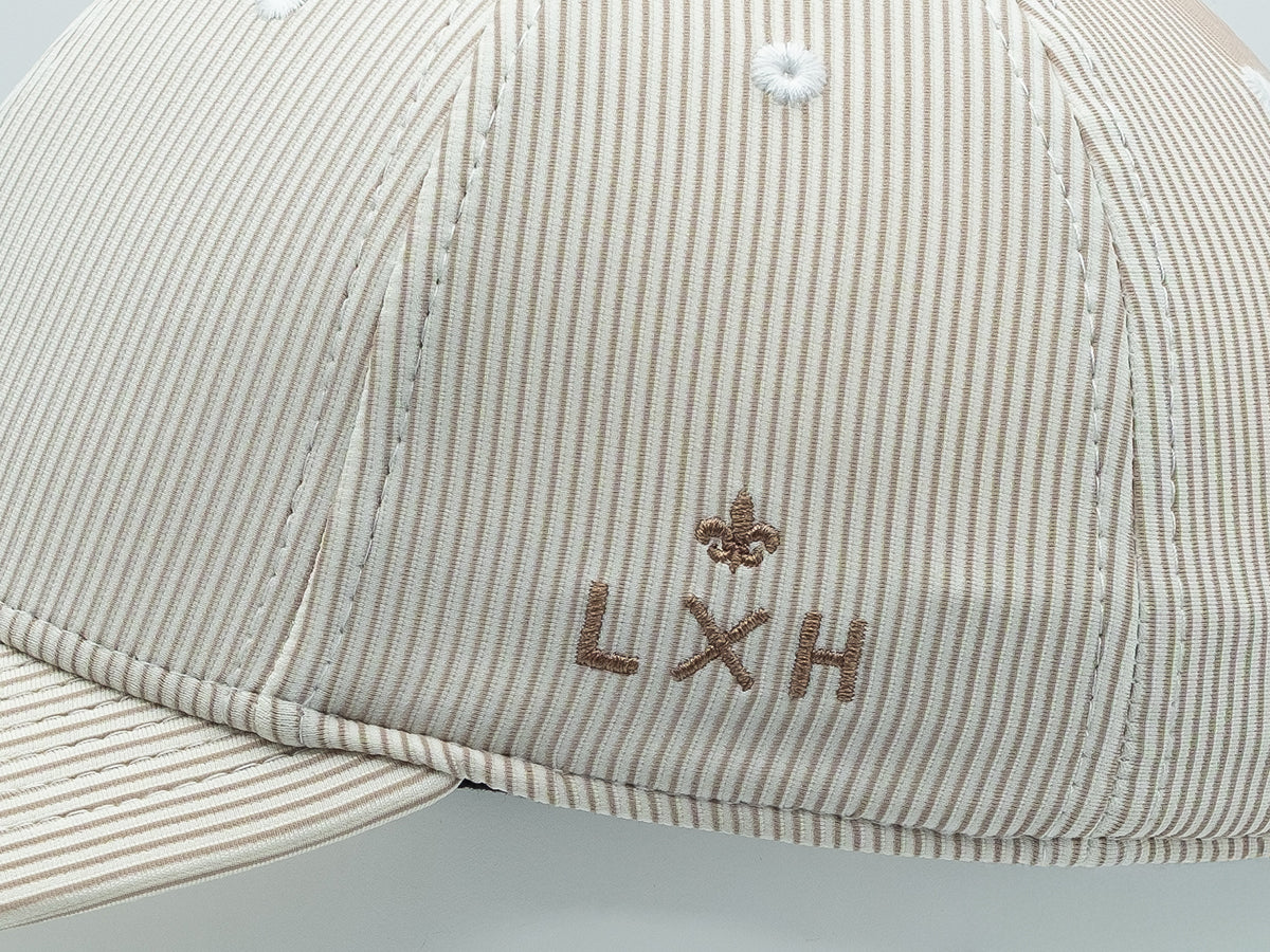 Casquette rayée beige premium LXH avec logo brodé pour un style élégant