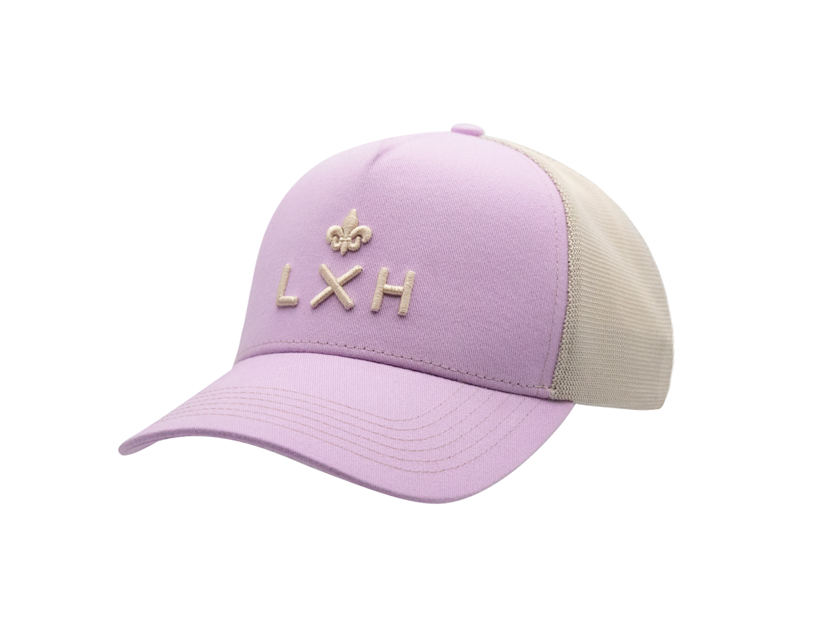 Casquette Shades LXH en lavande avec logo brodé sur le devant et filet beige à l'arrière