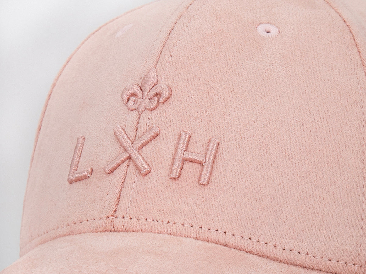 Casquette suédine rose LXH avec logo brodé pour un style moderne et décontracté