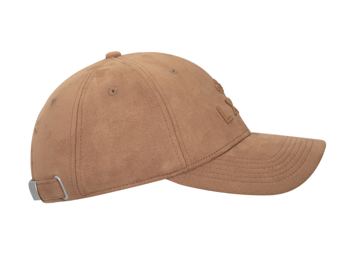 Casquette suédine camel homme avec visière courbée et broderie LXH élégante