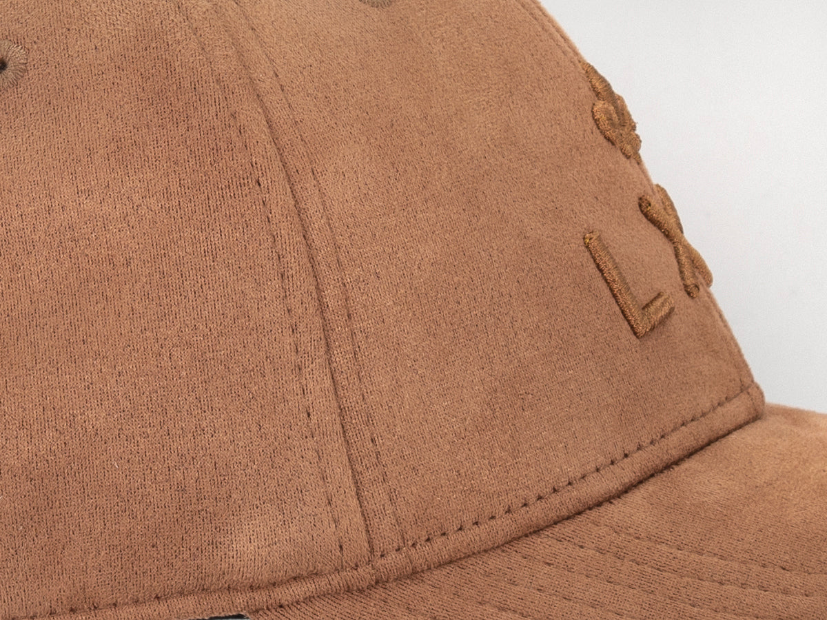 Casquette suédine camel homme de la marque LXH avec finitions élégantes