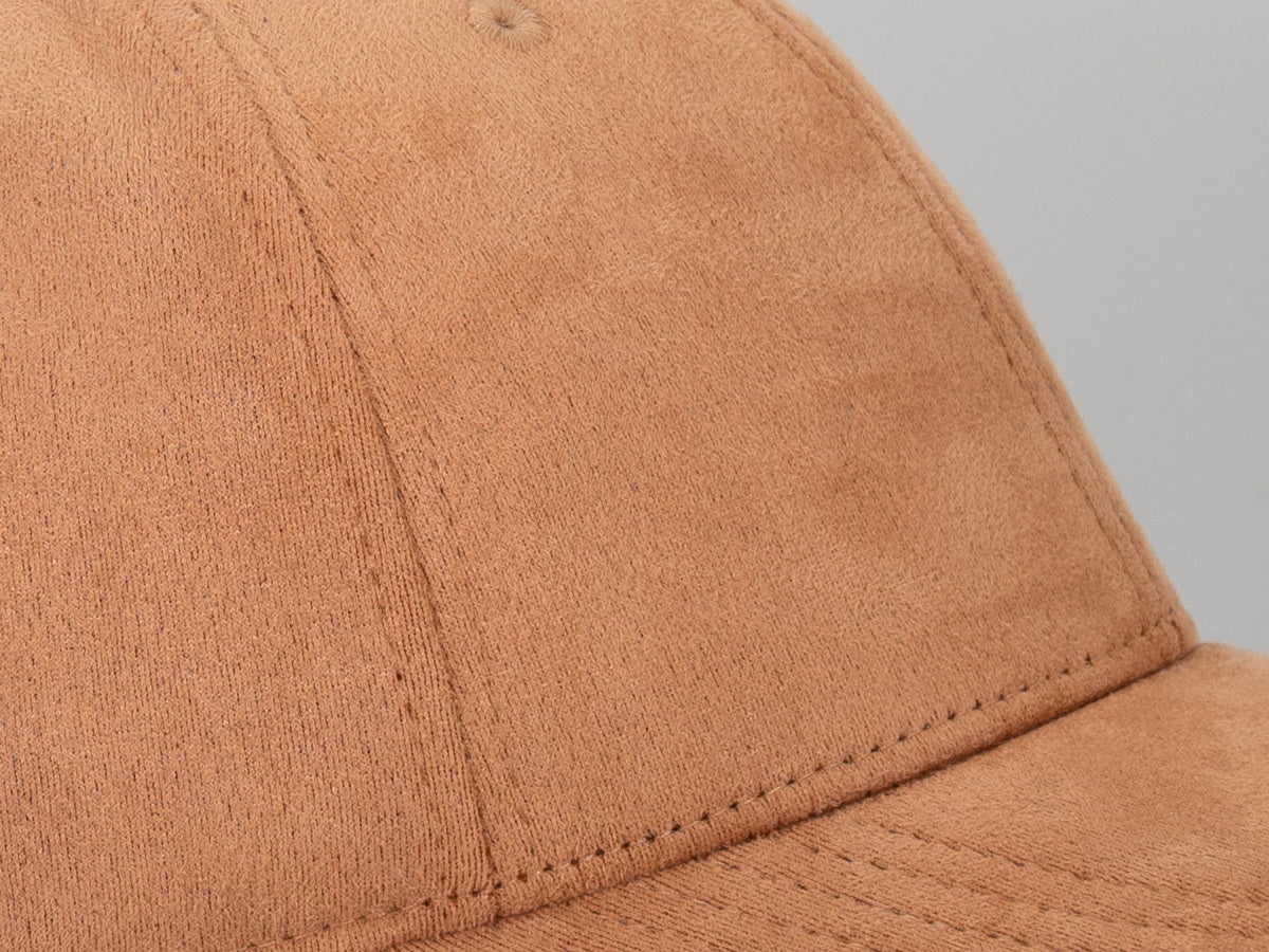 Casquette suédine homme couleur caramel avec finition douce et élégante pour un look décontracté