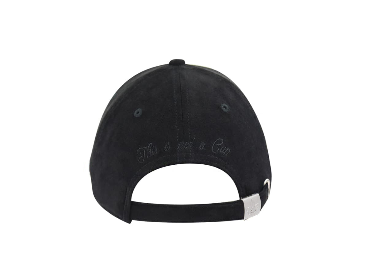 Vue arrière de la Casquette Suédine Sans Ligne Ton sur Ton Noir de LXH avec fermeture réglable