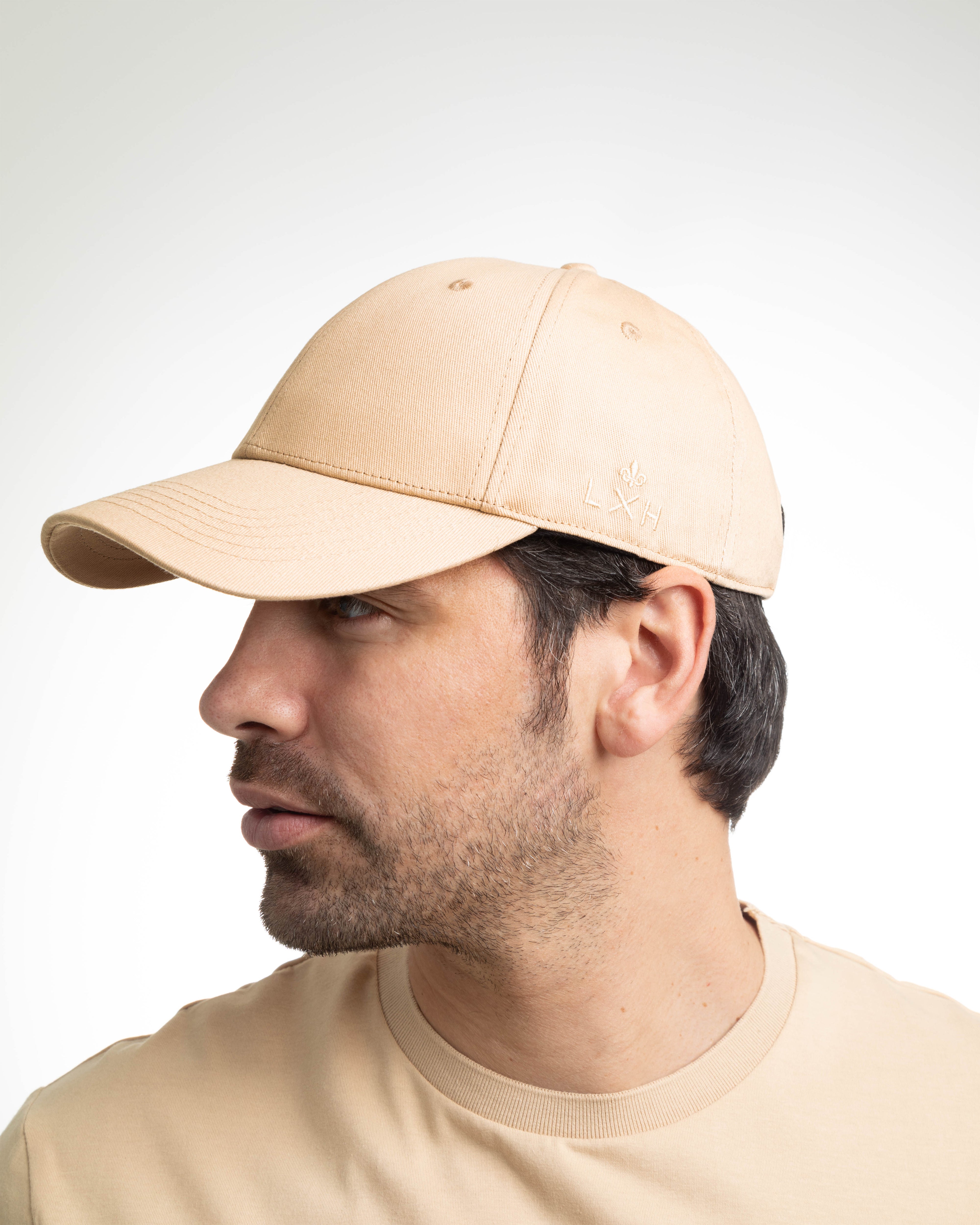 Casquette LXH en coton beige avec une finition élégante pour un style décontracté