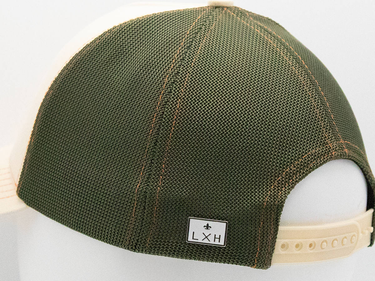 Casquette Shades Soft Beige Kaki de LXH avec un design en mesh à l'arrière