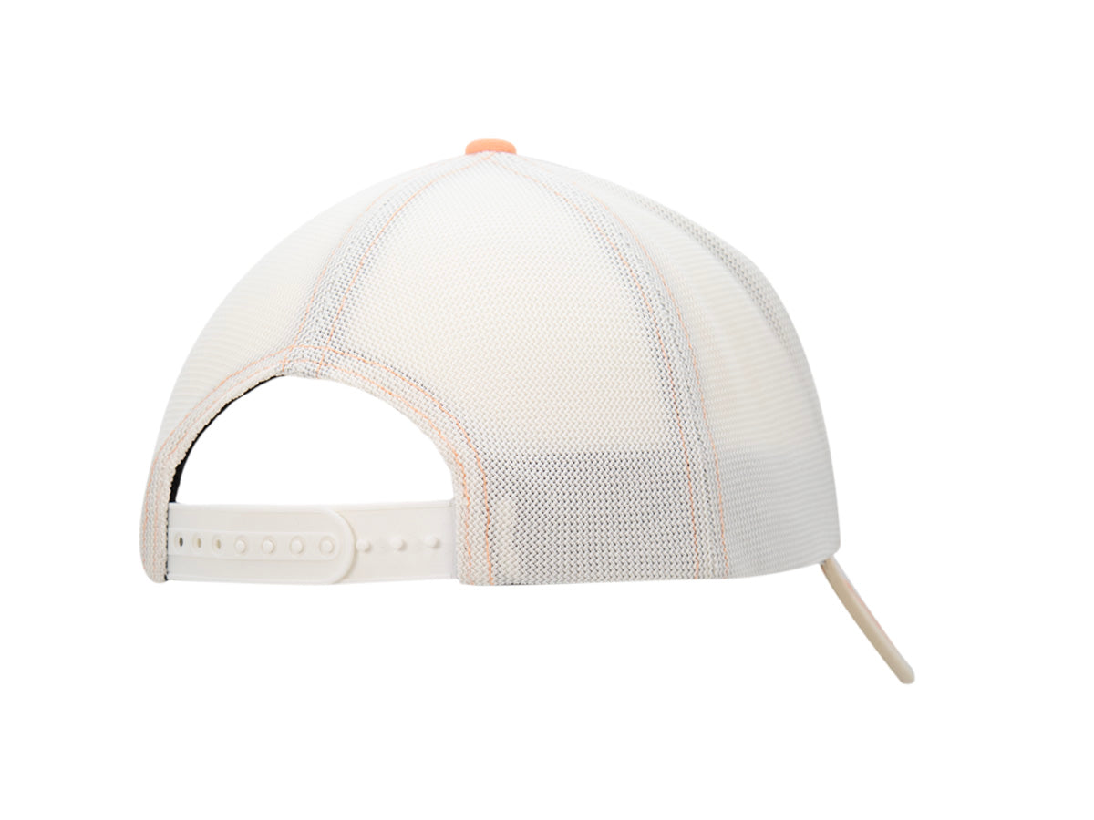 Arrière de la casquette Évasion abricot, mesh blanc et fermeture snapback réglable.