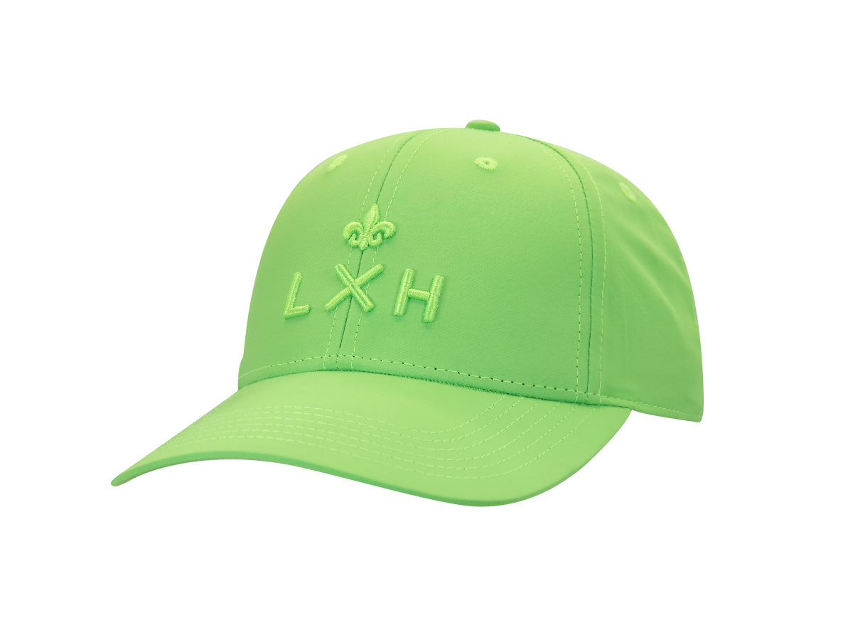 Casquette Héritage LXH en nylon vert pomme, trois quarts avant, monogramme et fleur de lys brodés ton sur ton.