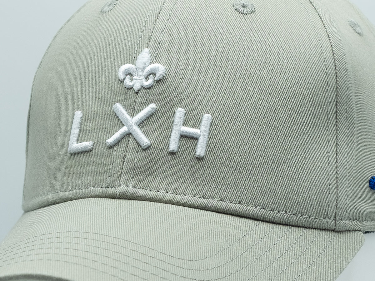 Casquette LXH beige avec logo brodé blanc style Savane pour un look décontracté