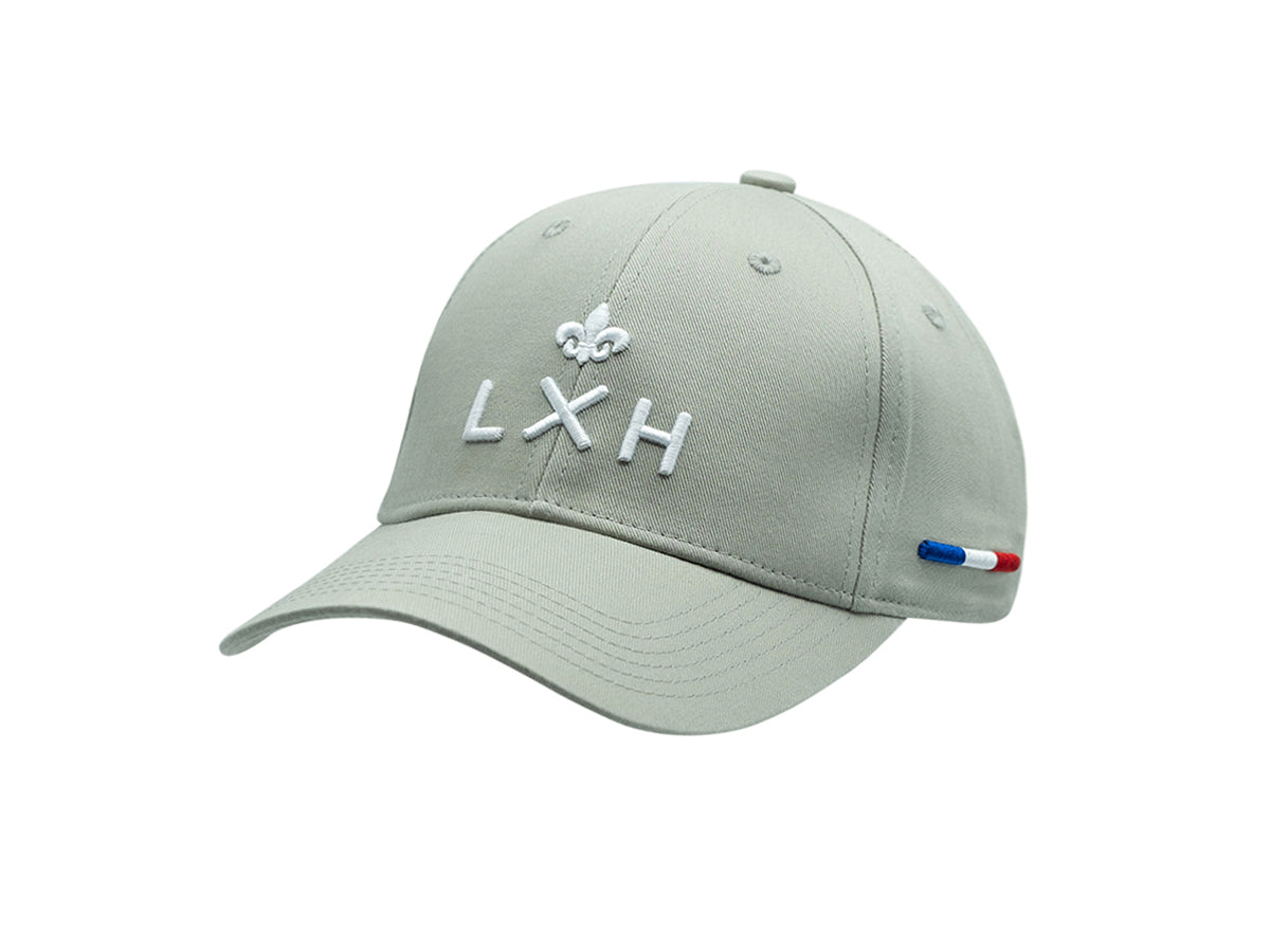 Casquette LXH Savane gris clair avec logo brodé blanc et détails drapeau français