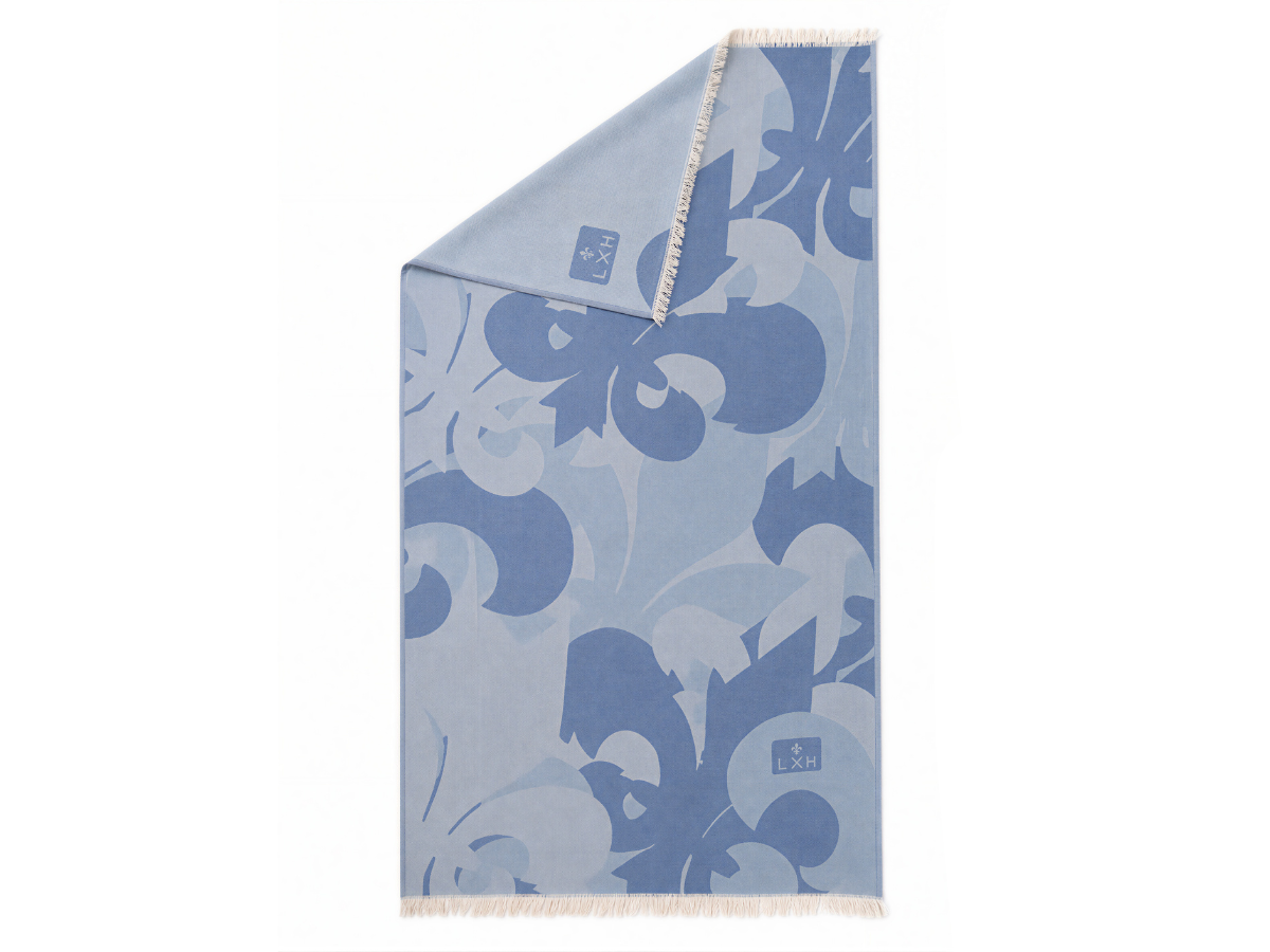 Serviette de plage LXH bleue avec motif floral et franges élégantes pour les journées ensoleillées