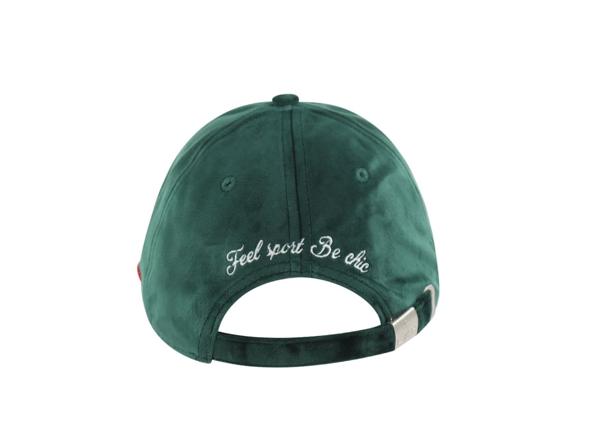Casquette LXH en Velours de Soie Vert avec fermeture réglable et broderie blanche à l'arrière