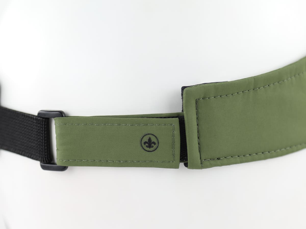 Détail de la Visière Nylon Kaki avec sangle réglable pour un ajustement confortable